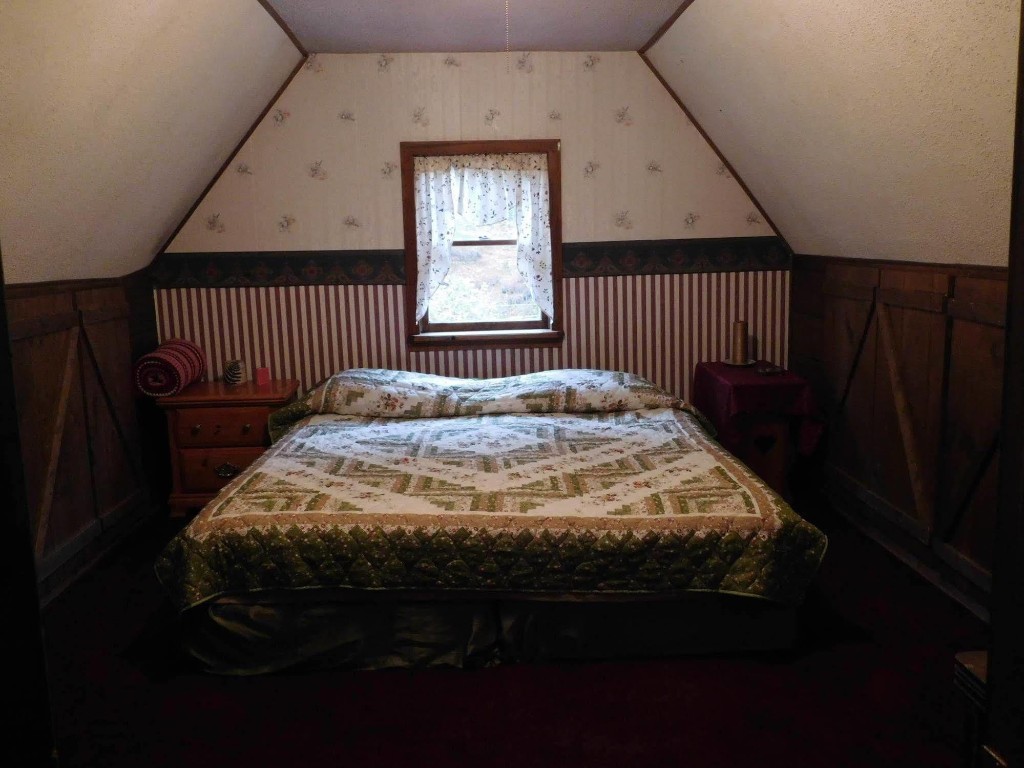 No View Farm Bed & Breakfast Rumford Bagian luar foto